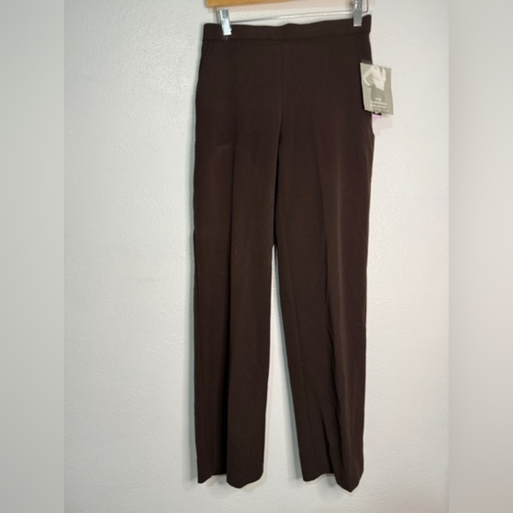 Briggs New York Brown Slimming  Flat Front Dress Pants, 6P. NWT.